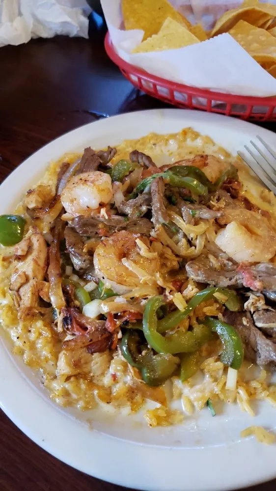 Nino Grill Chicken and Rice Cheese Dip